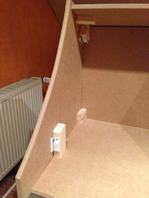 Arcade-buildblog-20121222-8 Seitenteil Magnethalterungen.jpg