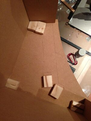 Arcade-buildblog-20121222-5 Befestigte Halterungen.jpg