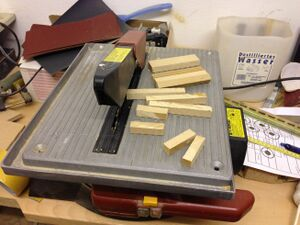 Arcade-buildblog-20121201 MDF-Halterungen.jpg